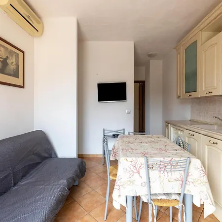 Апартаменты In With Private Patio Кастельсардо